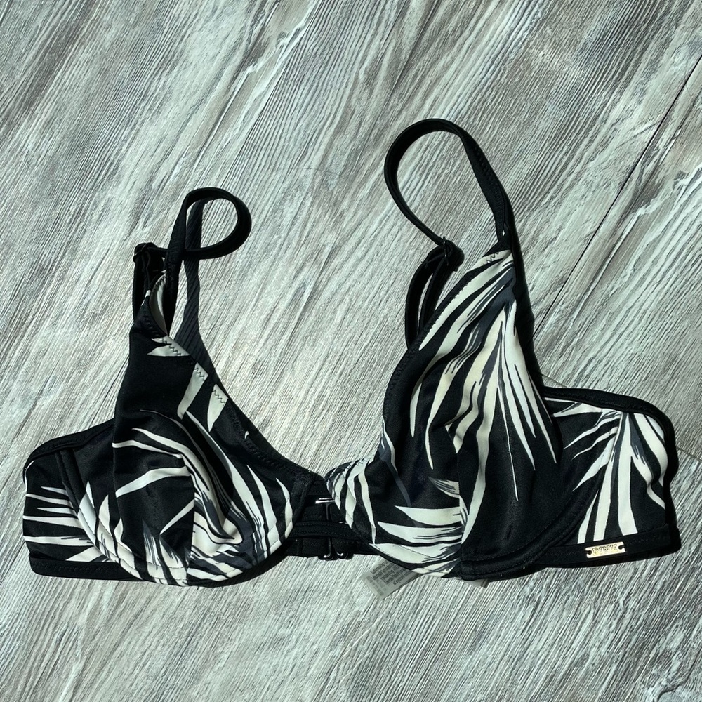 PINK Victoria’s Secret bikini top size SMALL